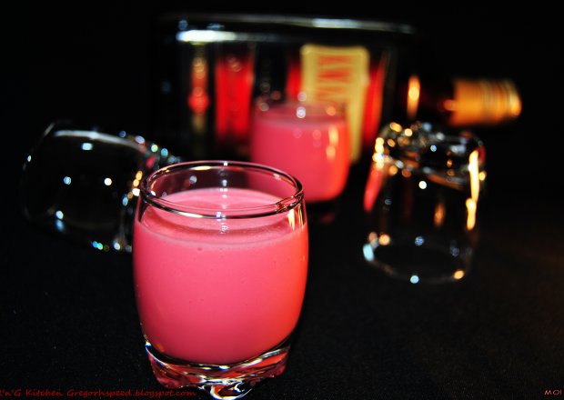 Fotografia przedstawiająca Pink Panther Drink (PPD)
