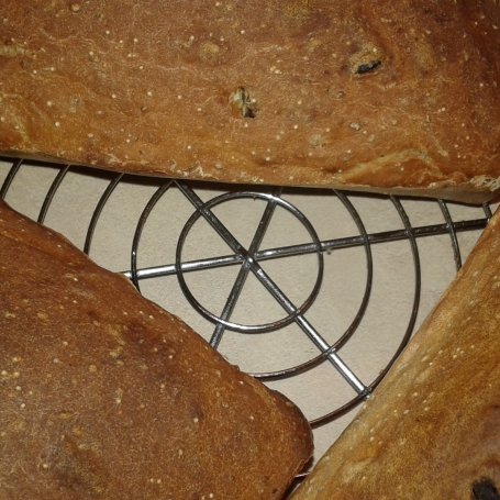 Krok 10 - Pistacjowo - figowy chlebek na mące chlebowej foto