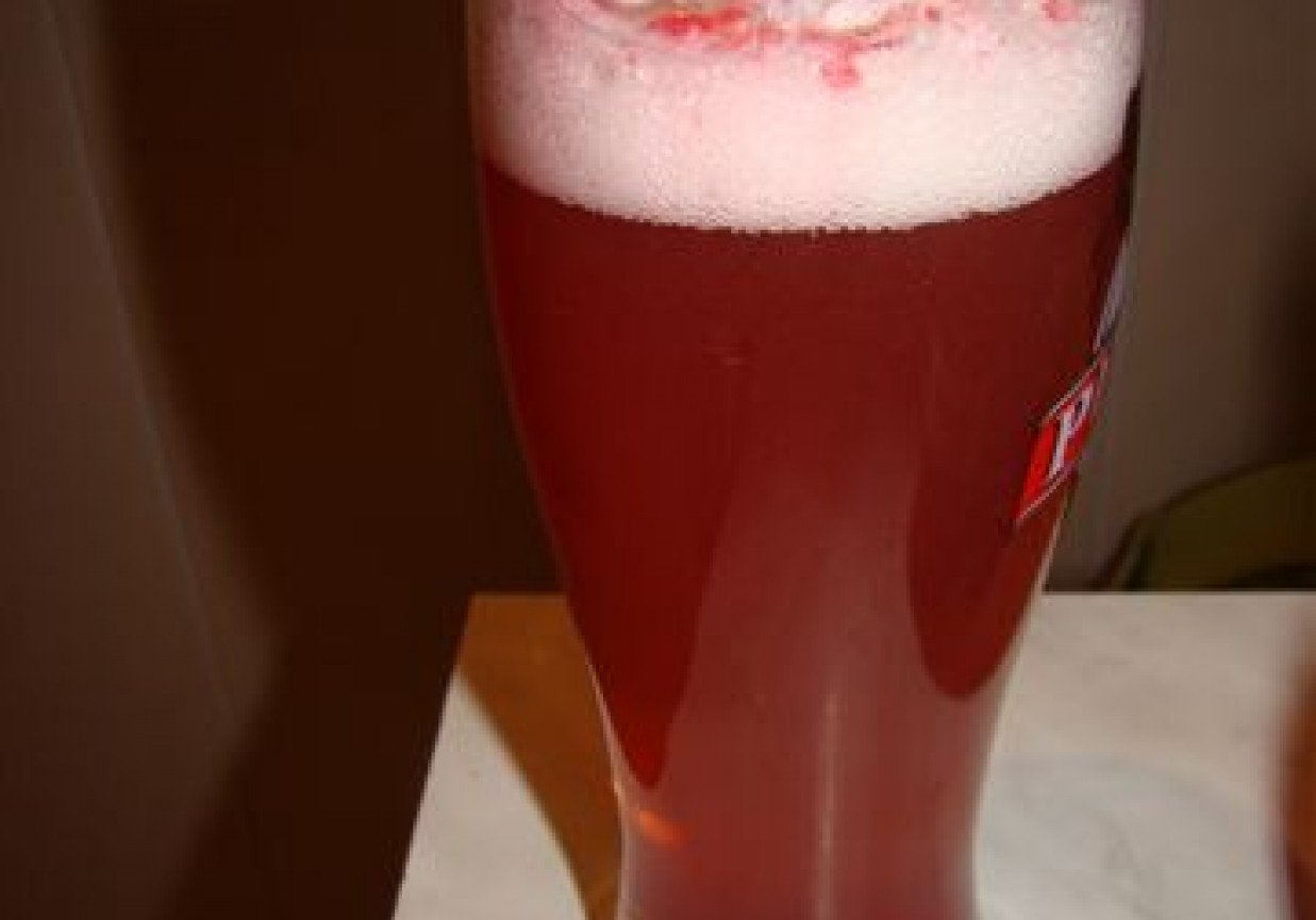 piwo z sokiem malinowym foto