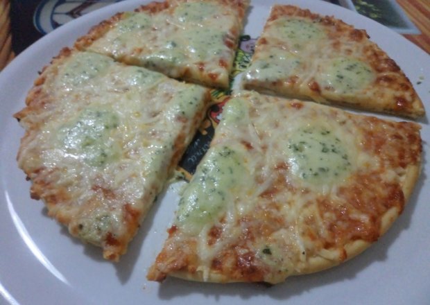 Fotografia przedstawiająca Pizza -4 sery