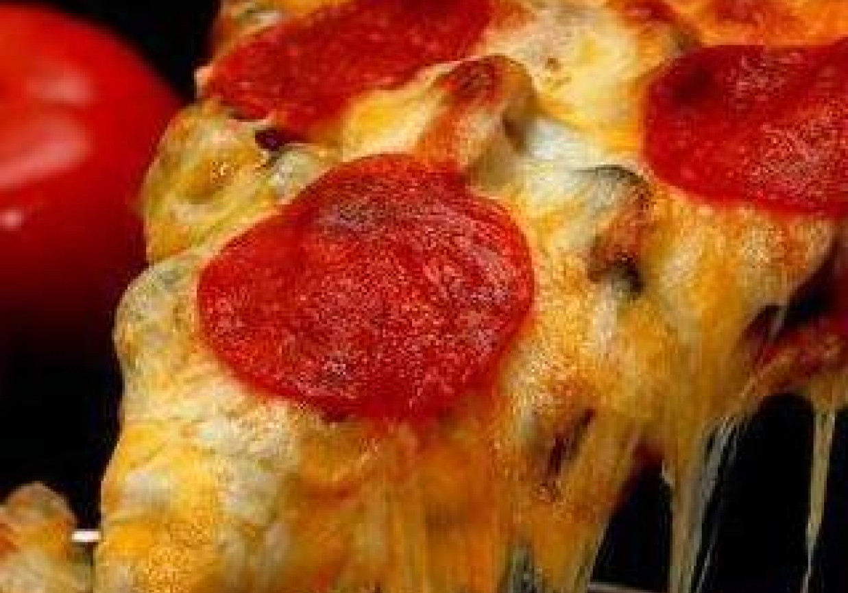 pizza amerykanska - pycha foto