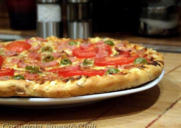 Fotografia przedstawiająca Pizza bez drożdży - przepis na ciasto
