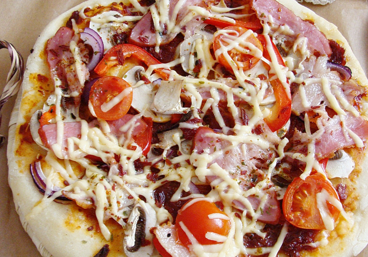 Pizza co w duszy gra foto