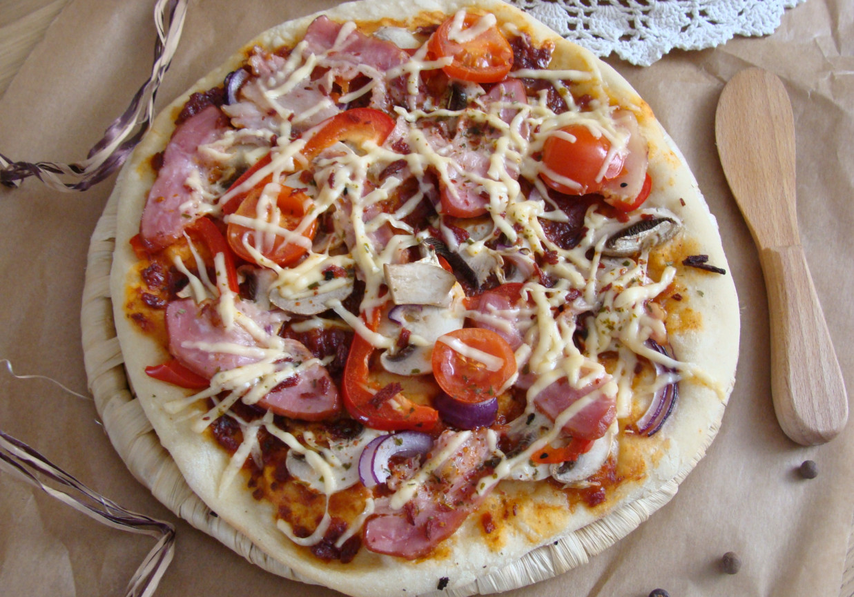 Pizza co w duszy gra foto