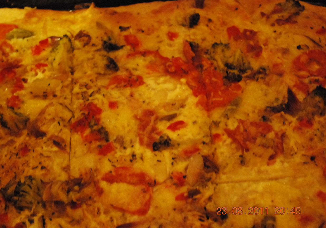 pizza \"czerwono zielona\" - dodatki foto