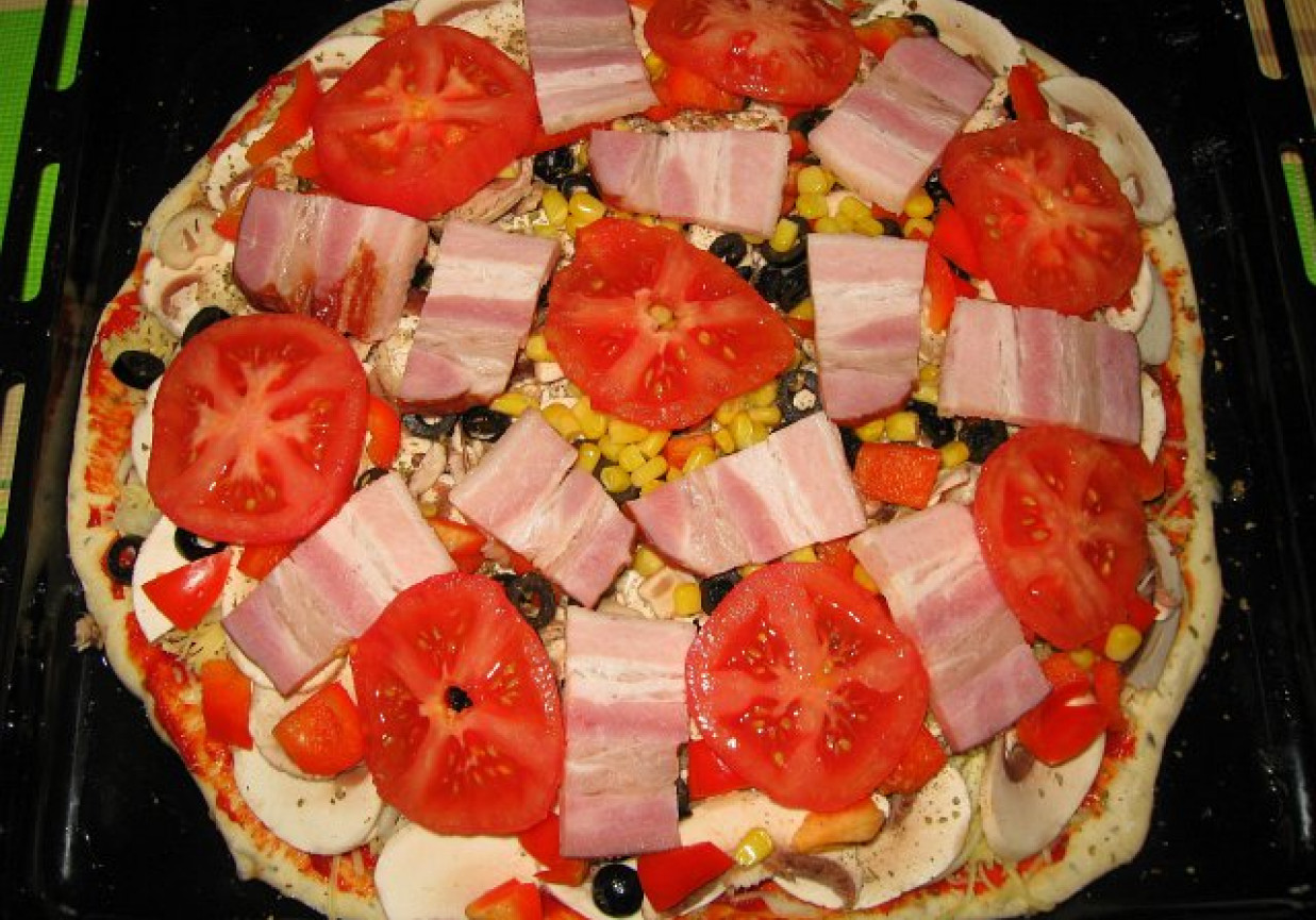 Pizza czwartkowa foto