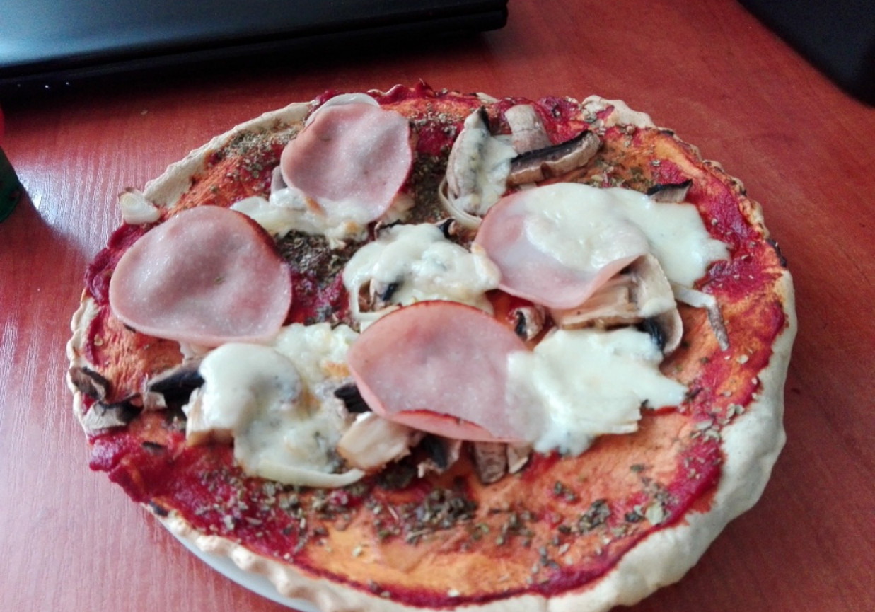 Pizza dietetyczna foto