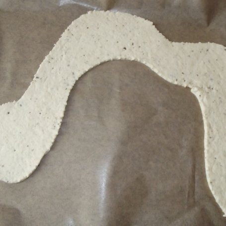 Krok 4 - Pizza dla dzieci w kształcie węża foto
