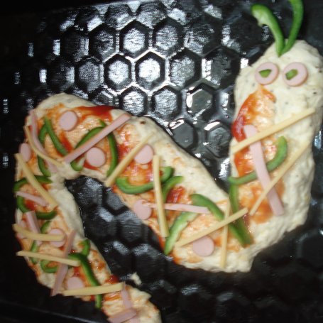 Krok 8 - Pizza dla dzieci- wąż foto