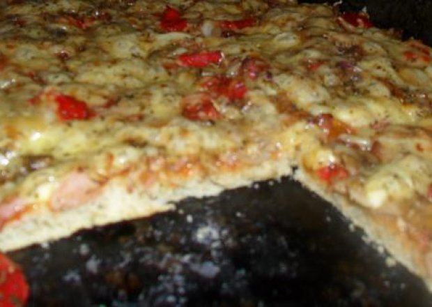 Fotografia przedstawiająca Pizza domowa Kasi