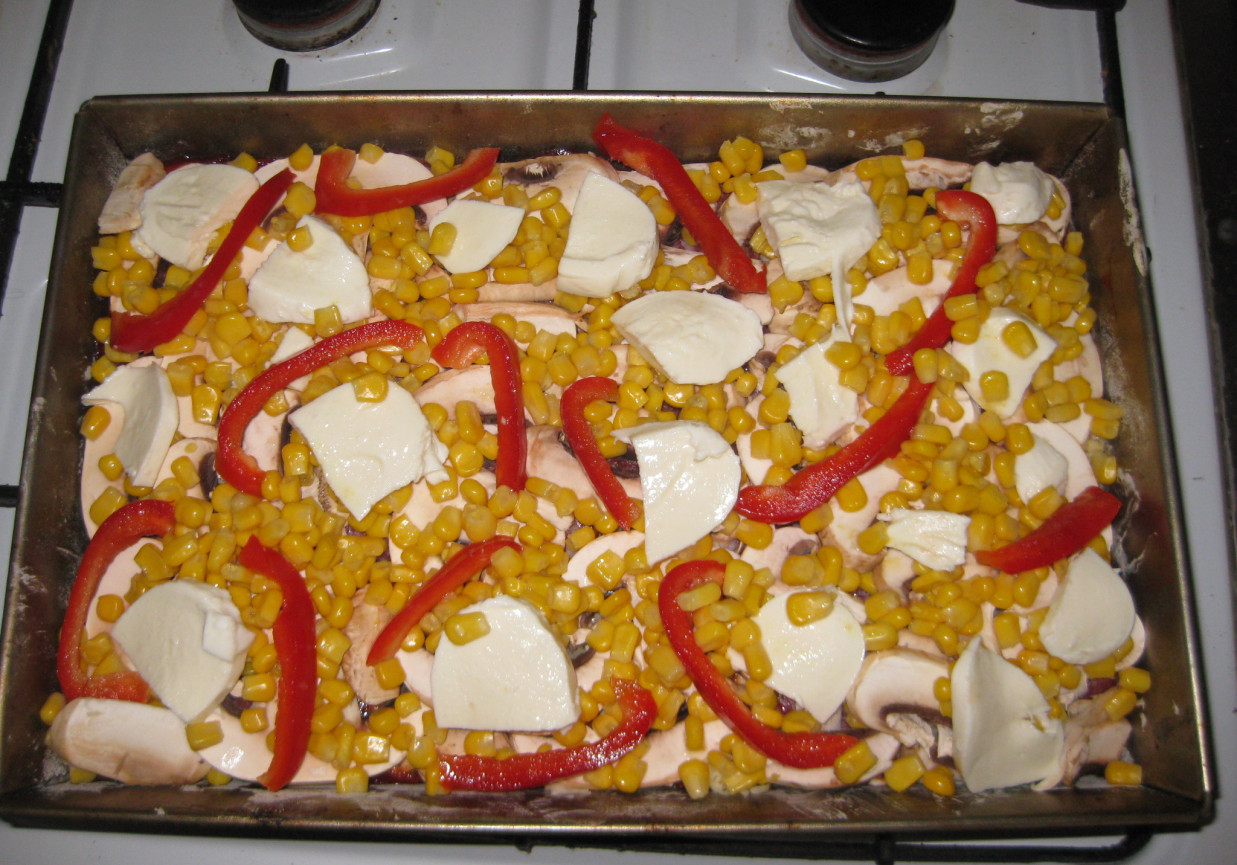 pizza domowa kolorowa foto