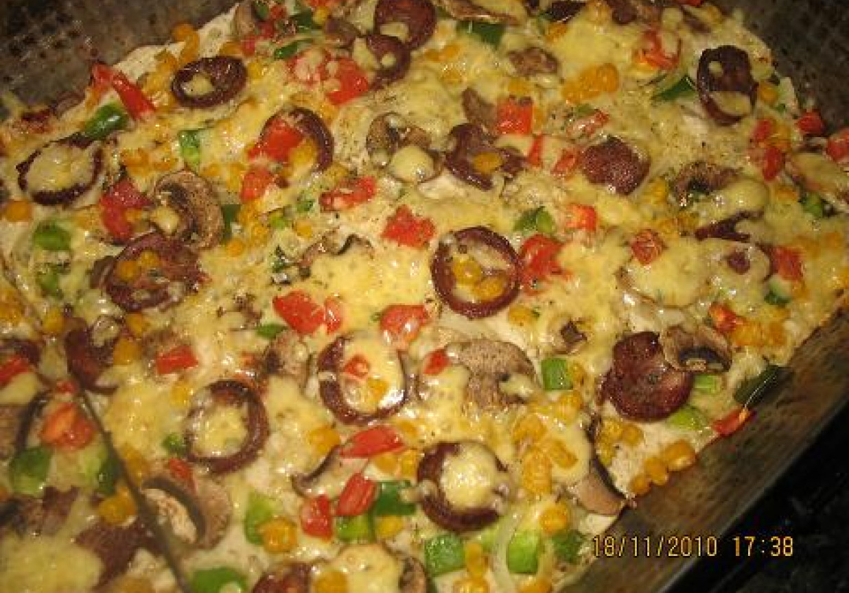 Pizza domowa foto