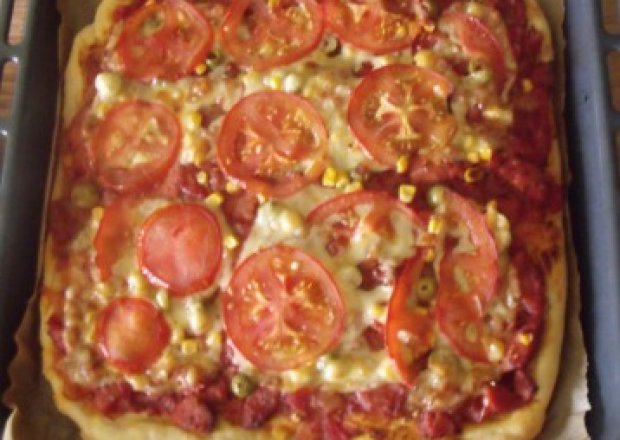 Fotografia przedstawiająca Pizza domowa