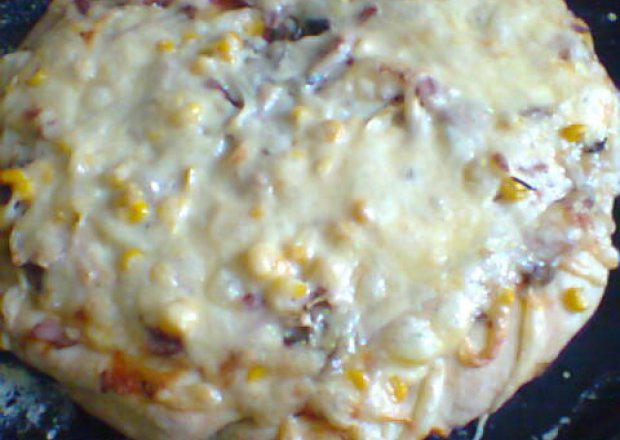 Fotografia przedstawiająca pizza domowa