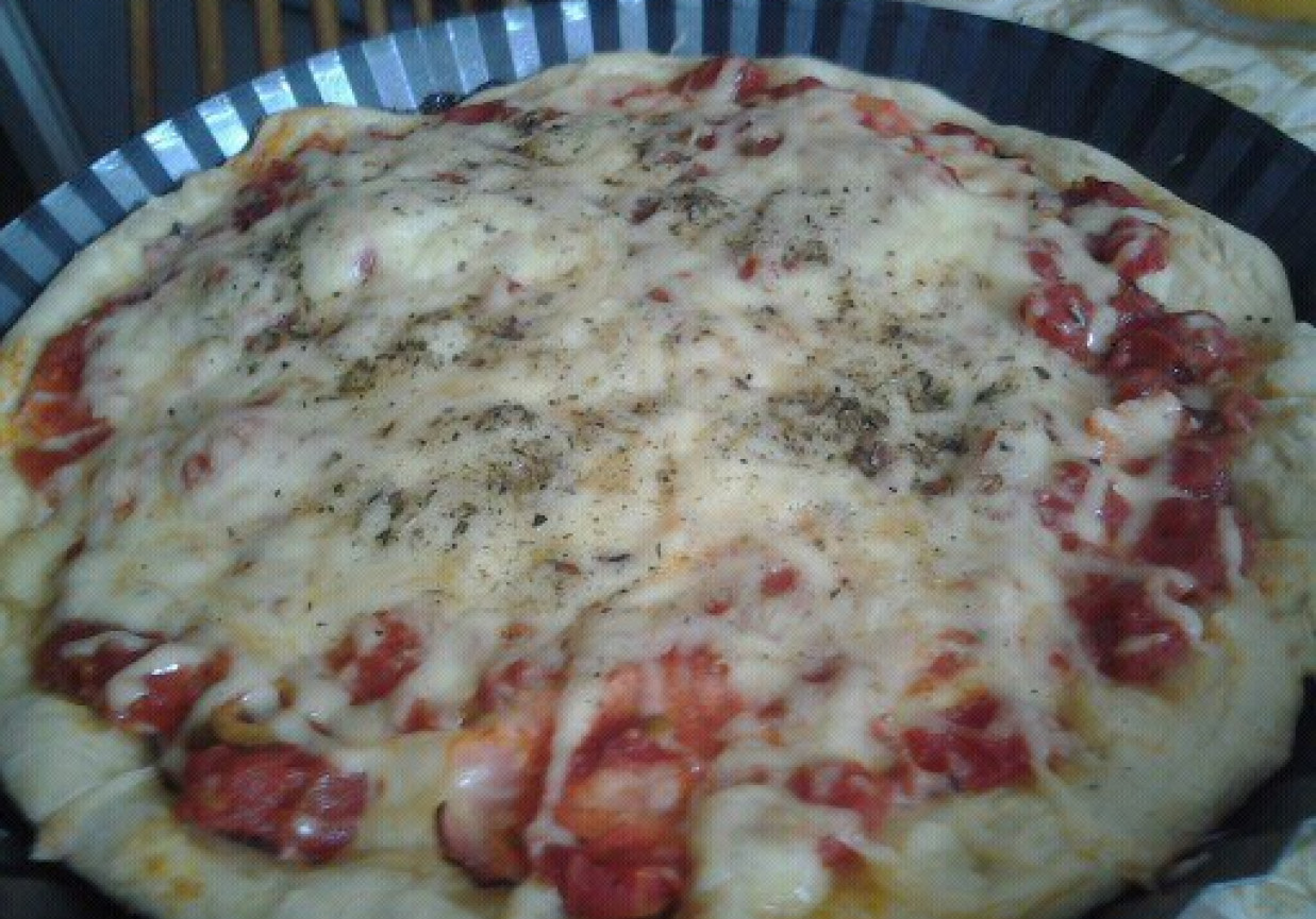 Pizza domowa. foto