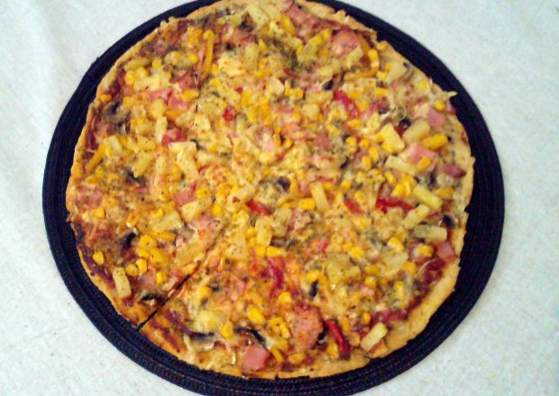 Fotografia przedstawiająca Pizza Hawajska