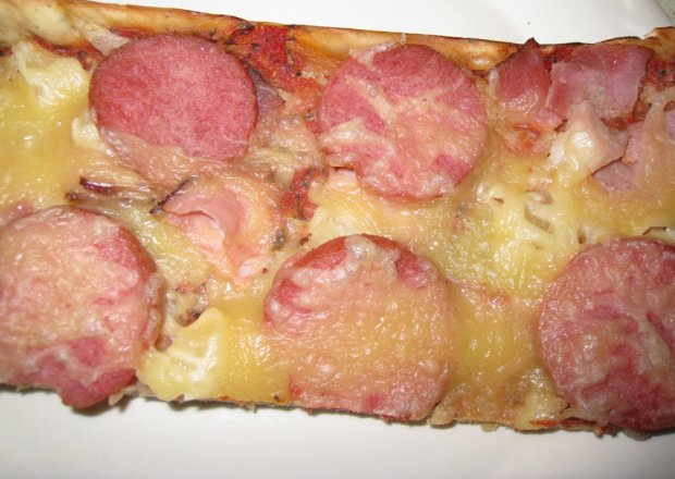 Fotografia przedstawiająca Pizza hawajska