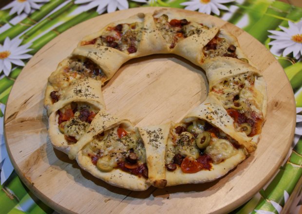 Fotografia przedstawiająca pizza korona