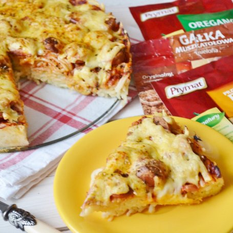 Krok 6 - Pizza makaronowa z parówkami foto