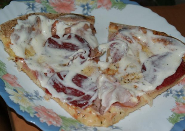 Fotografia przedstawiająca pizza meksykanska