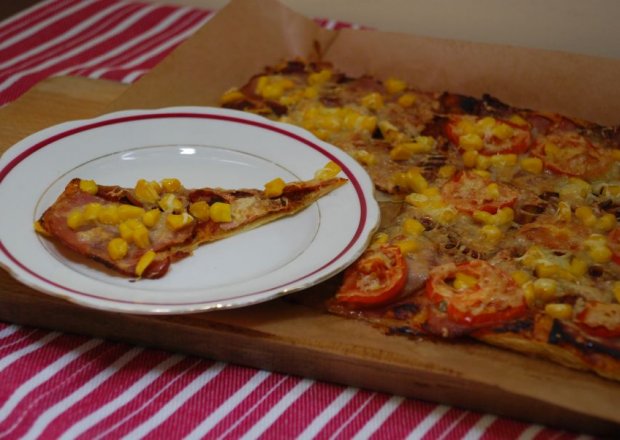 Fotografia przedstawiająca Pizza na cieście francuskim