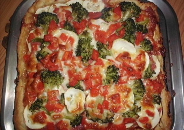 Fotografia przedstawiająca "Pizza" na cieście francuskim