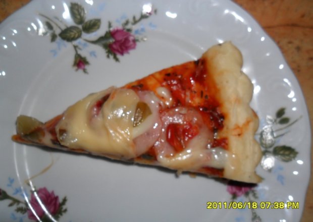 Fotografia przedstawiająca Pizza na gotowym spodzie