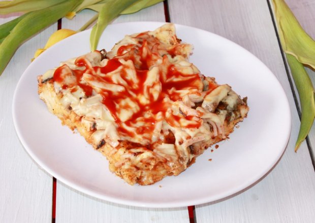 Fotografia przedstawiająca Pizza na grubszym cieście