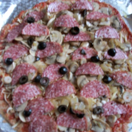 Krok 4 - Pizza na pełnoziarnistym spodzie wg Zub3ra foto