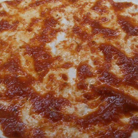 Krok 2 - Pizza na pszenno - żytnim cieście foto