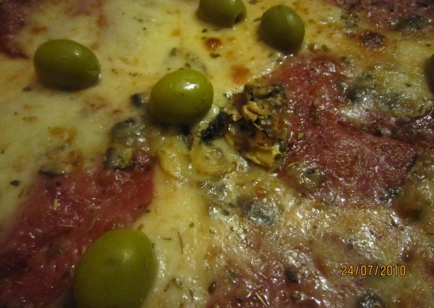 Fotografia przedstawiająca Pizza pepperoni