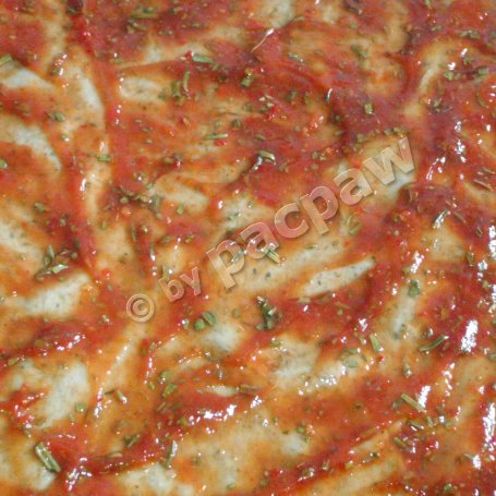 Krok 4 - Pizza piniowa z fasolką, pieczarkami i szynką szwarcwaldzką foto