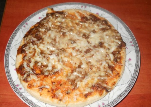 Fotografia przedstawiająca pizza po polsku