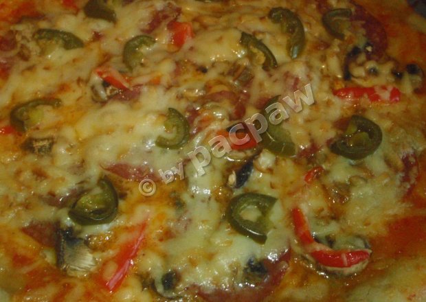 Fotografia przedstawiająca Pizza podwójnie pikantna