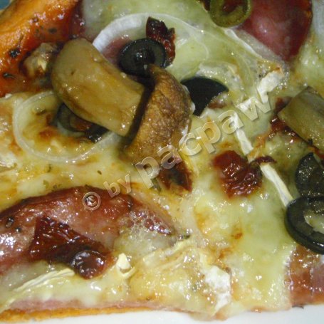 Krok 7 - Pizza pomidorowa leśna z wstawką śródziemnomorską foto