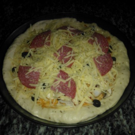 Krok 5 - Pizza salami... foto