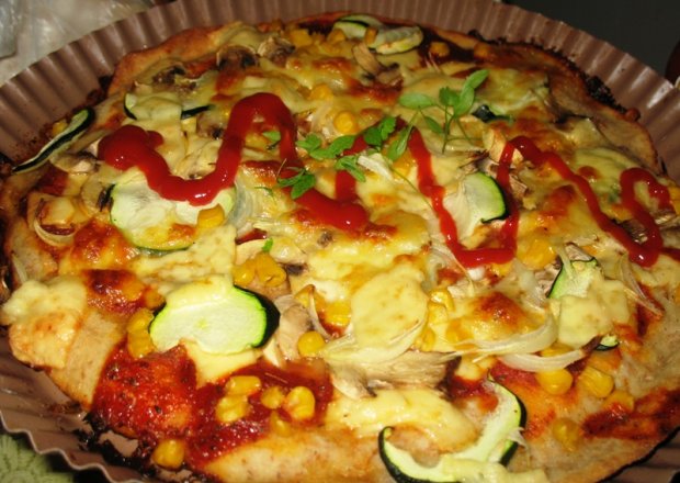 Fotografia przedstawiająca Pizza warzywna