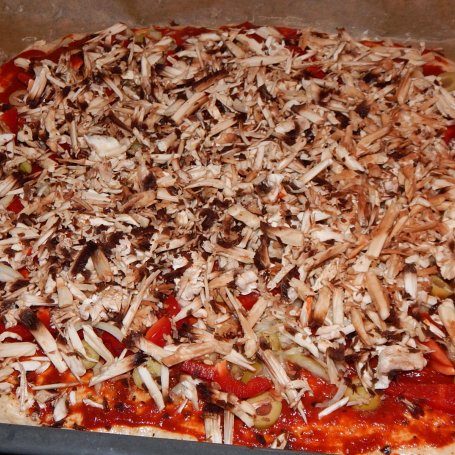 Krok 7 - Pizza wege na cieście pszenno-migdałowym foto