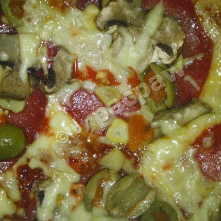 Krok 11 - Pizza wieloskładnikowa najsmaczniejsza foto