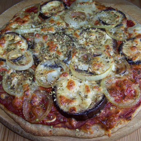 Krok 5 - pizza z bakłażanem na cienkim i chrupiącym chlebowym spodzie foto