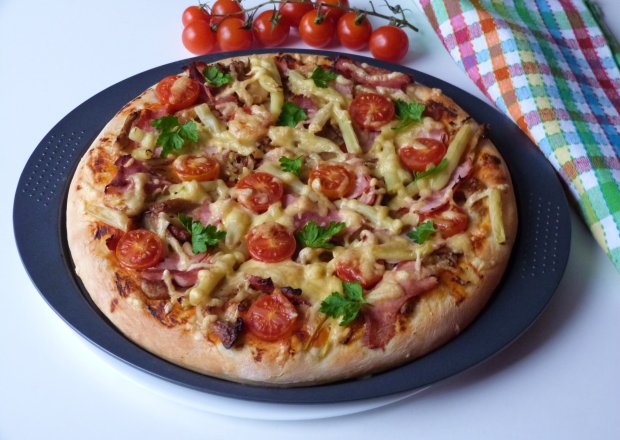Fotografia przedstawiająca Pizza z boczniakami i fasolką