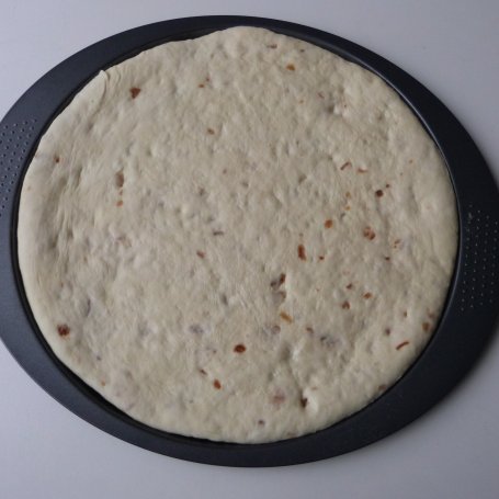 Krok 3 - Pizza z boczniakami i fasolką foto