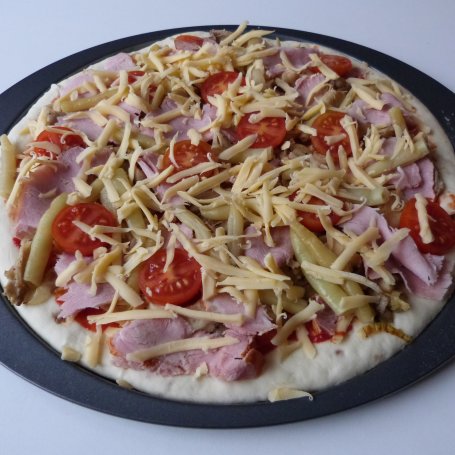 Krok 6 - Pizza z boczniakami i fasolką foto