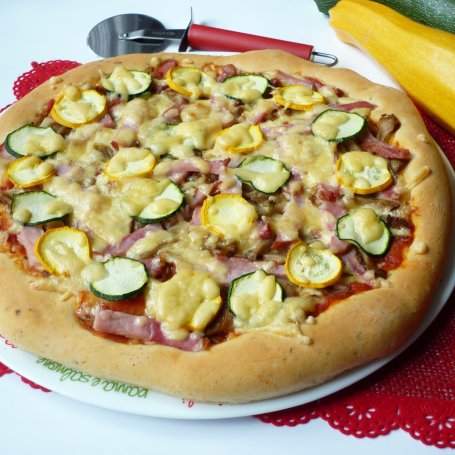Krok 8 - Pizza z boczniakami foto