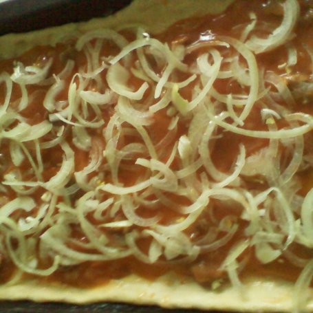 Krok 5 - Pizza z cebulą foto