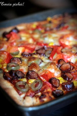Fotografia przedstawiająca Pizza z chorizo