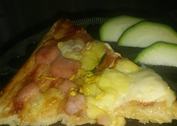 Fotografia przedstawiająca Pizza z cukinią