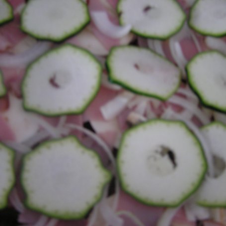 Krok 3 - Pizza z cukinią foto