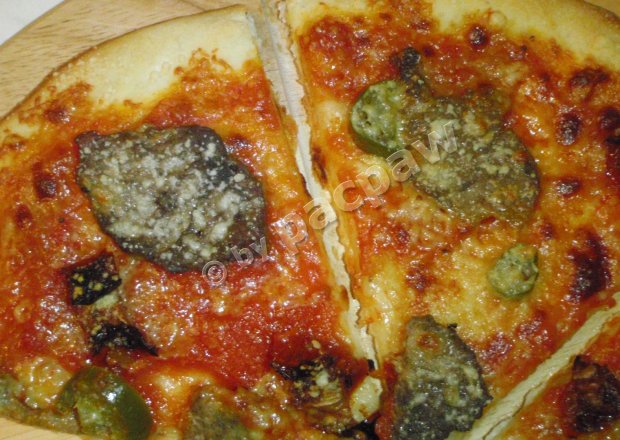 Fotografia przedstawiająca Pizza z grillowaną dziczyzną