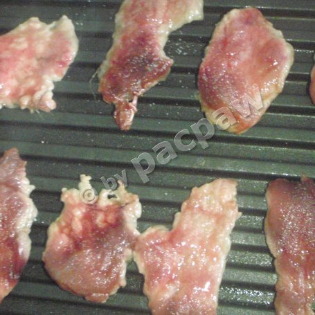 Krok 2 - Pizza z grillowaną dziczyzną foto